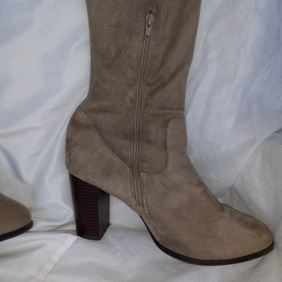 Charlotte Russe Thigh High Faux Suede Tan Womens Boots Size 8 Preowned - Picture 6 of 7